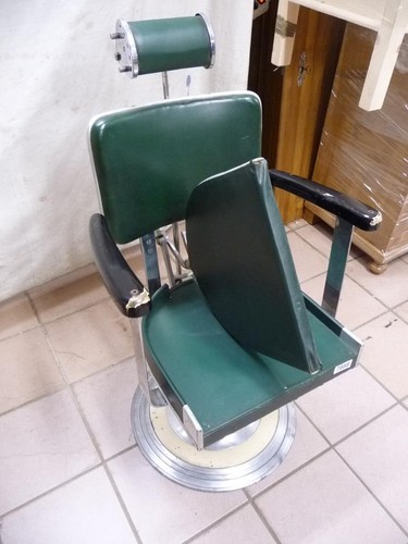 7888 alter friseurstuhl - ,